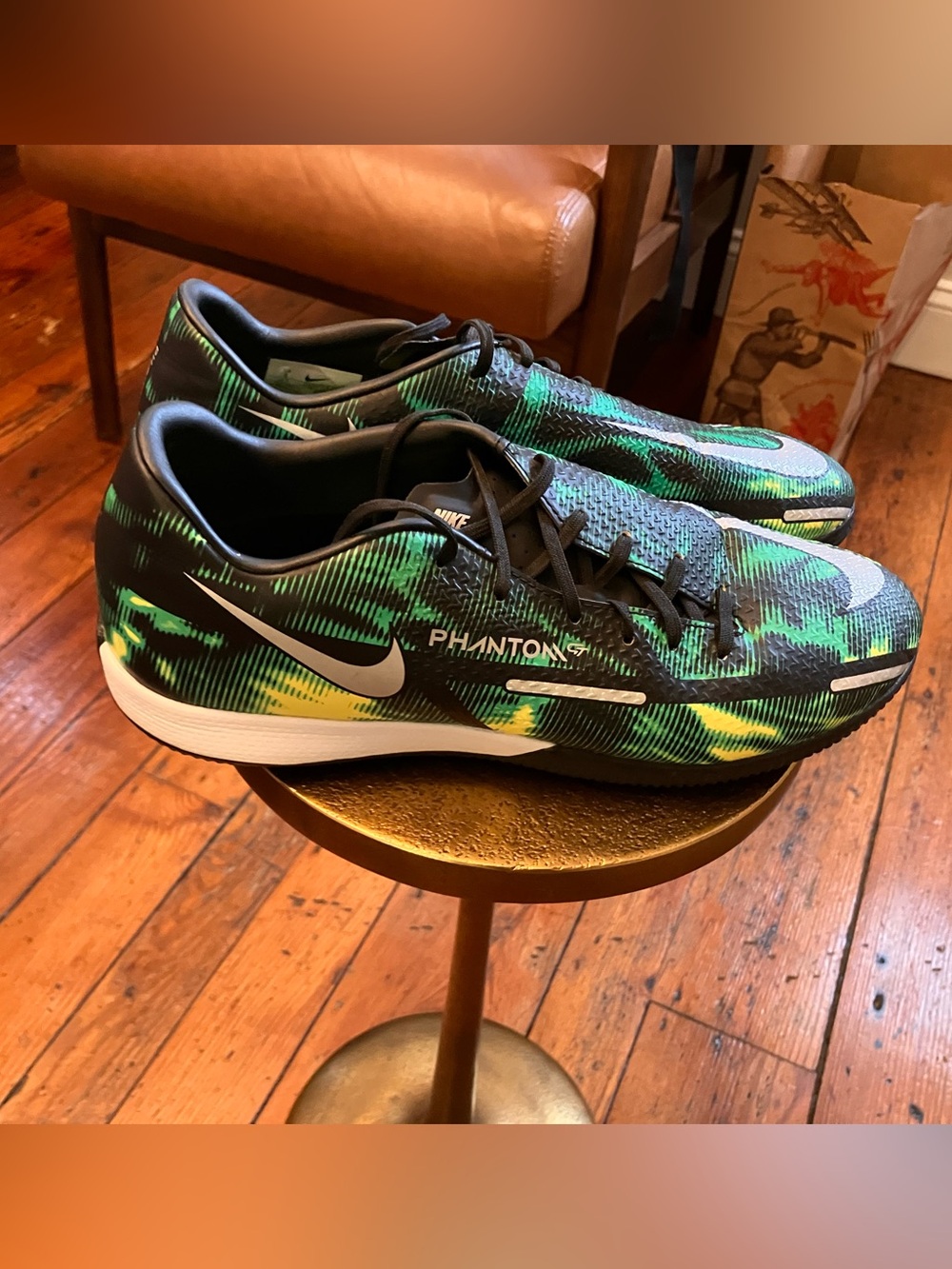 Nike Phantom GT2 Academy Shockwave Men’s Indoor Soccer Shoes